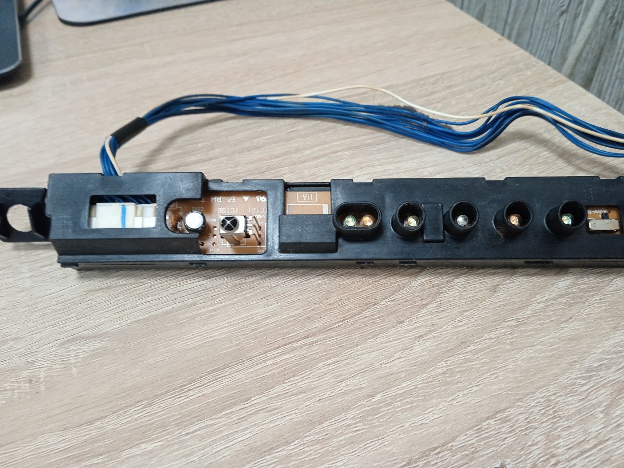 Купить Б/У Дисплей внутреннего блока кондиционера Toshiba RAS-07NKHD-E - цены в Севастополе