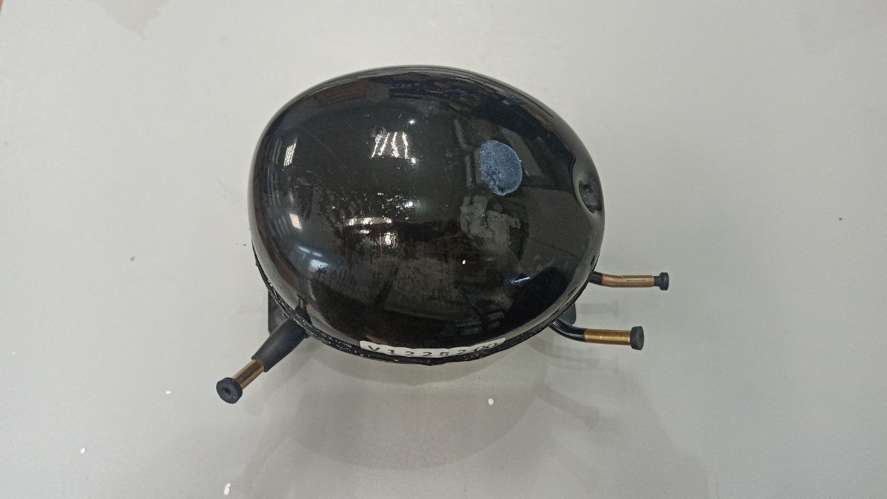 Купить Компрессор холодильника, оригинал Haier 0060705680E / VEMX9C / R600A / HB18FGWAAARU, HB18FGSAAARU - цены в Севастополе