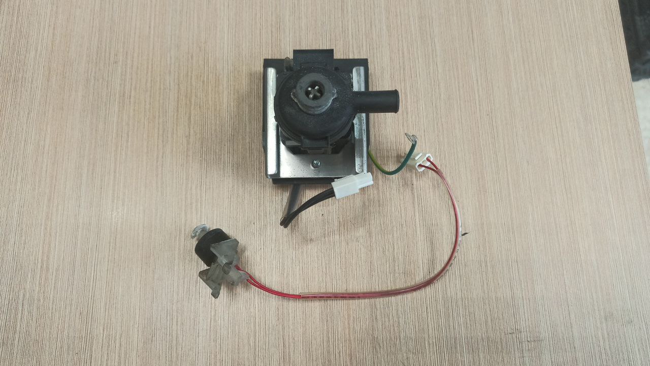 Купить Помпа внутреннего блока кассетного кондиционера MCQUAY M5CK050ER-ACOBD-R / PSB-12A 12/10.8W - цены в Севастополе