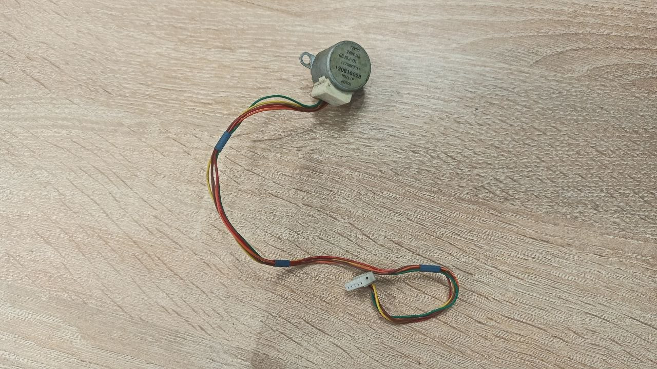 Купить Б/У Шаговый двигатель внутреннего блока кондиционера Erisson EC-S09T2 / 24BYJ48, 12VDC, 130816028 - цены в Севастополе