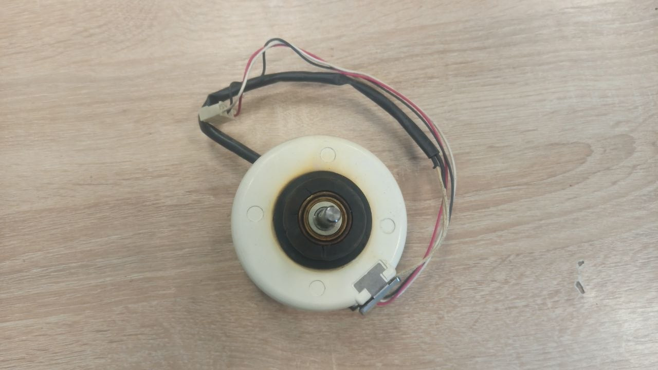 Купить Б/У Мотор внутреннего блока кондиционера Golf KFR-26GW/D / SF-220-10-4E, 10W, 220-230V, 50Hz, 0.12A - цены в Севастополе