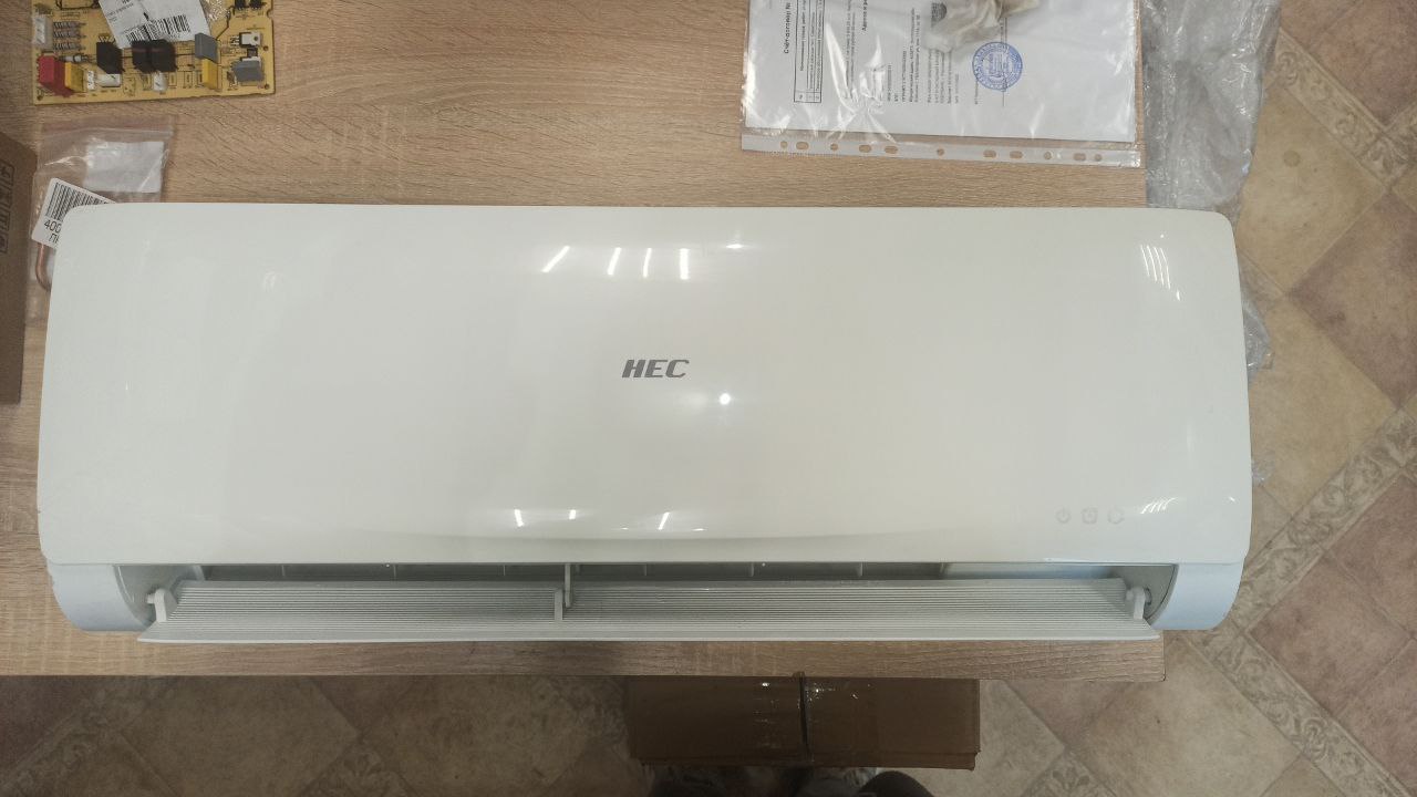 Купить Б/У Внутренний блок кондиционера Haier серии HEC-09HTC103/R2 / On-Off / Пульт в комплекте - цены в Севастополе
