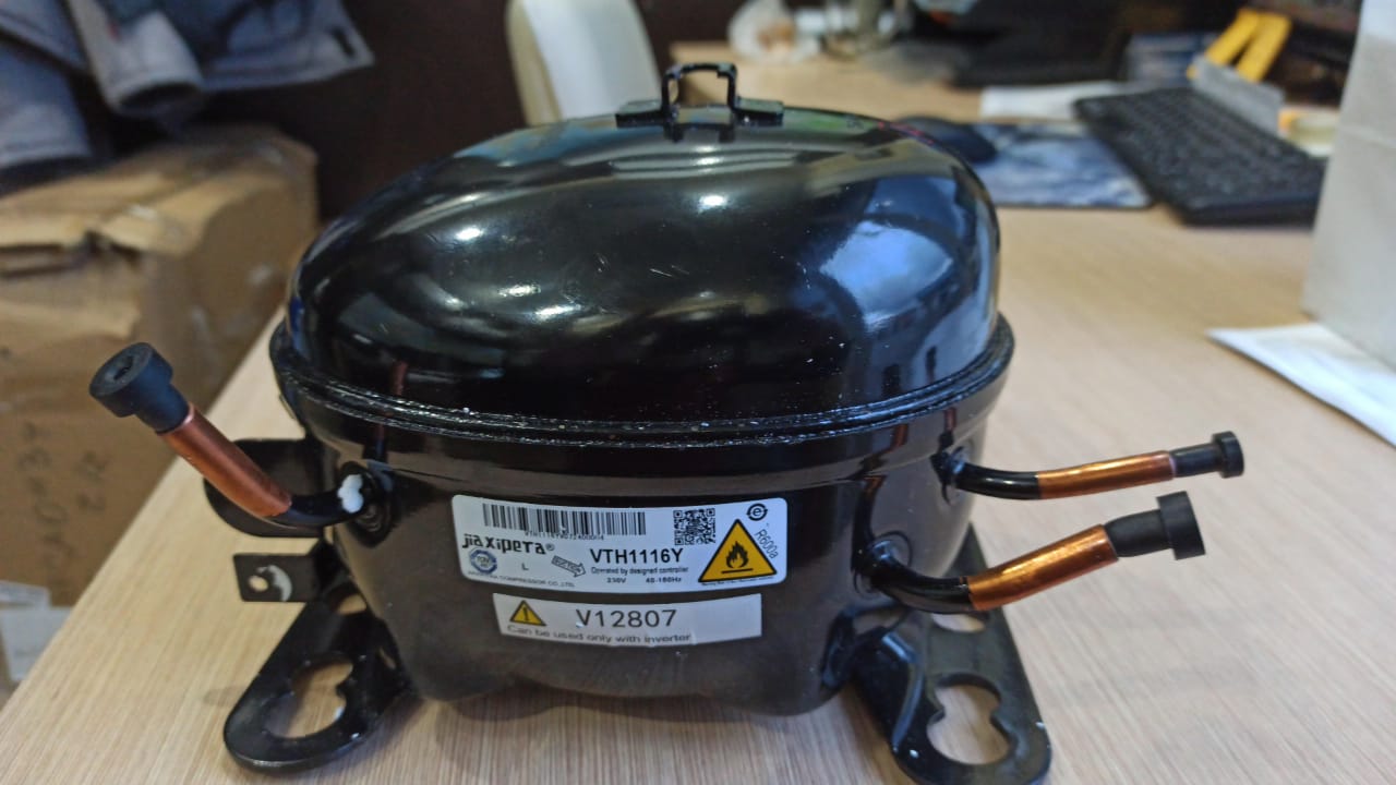 Купить Компрессор холодильника, оригинал Haier 0060705985E / VTH1116Y / R600A / 0061800802 - цены в Севастополе