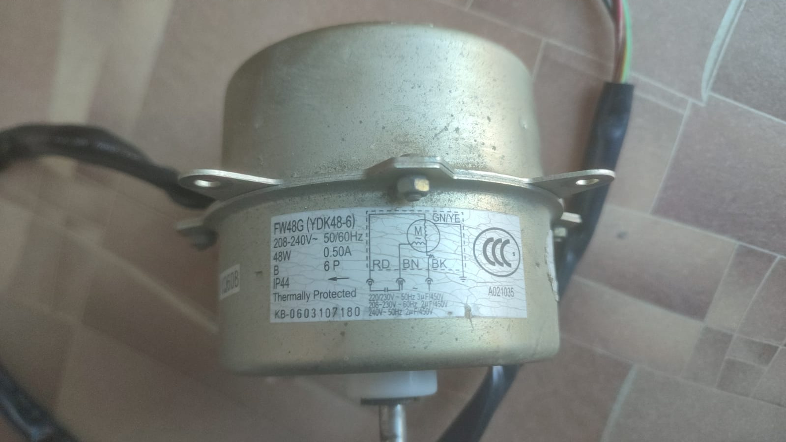 Купить Б/У Мотор наружного блока кондиционера FW48G(YDK48-6) / 208-240V / 50/60Hz / 48W / 0.50A - цены в Севастополе